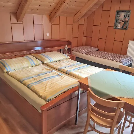 Gaestehaus Lassnig بيت ضيافة