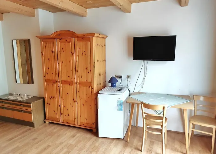 Gaestehaus Lassnig בית הארחה 3*